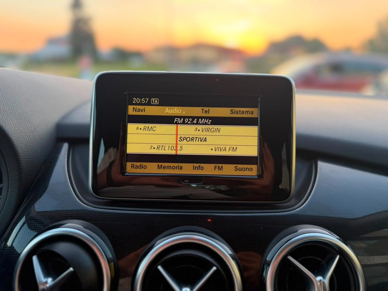 Mercedes-benz B 180 Premium