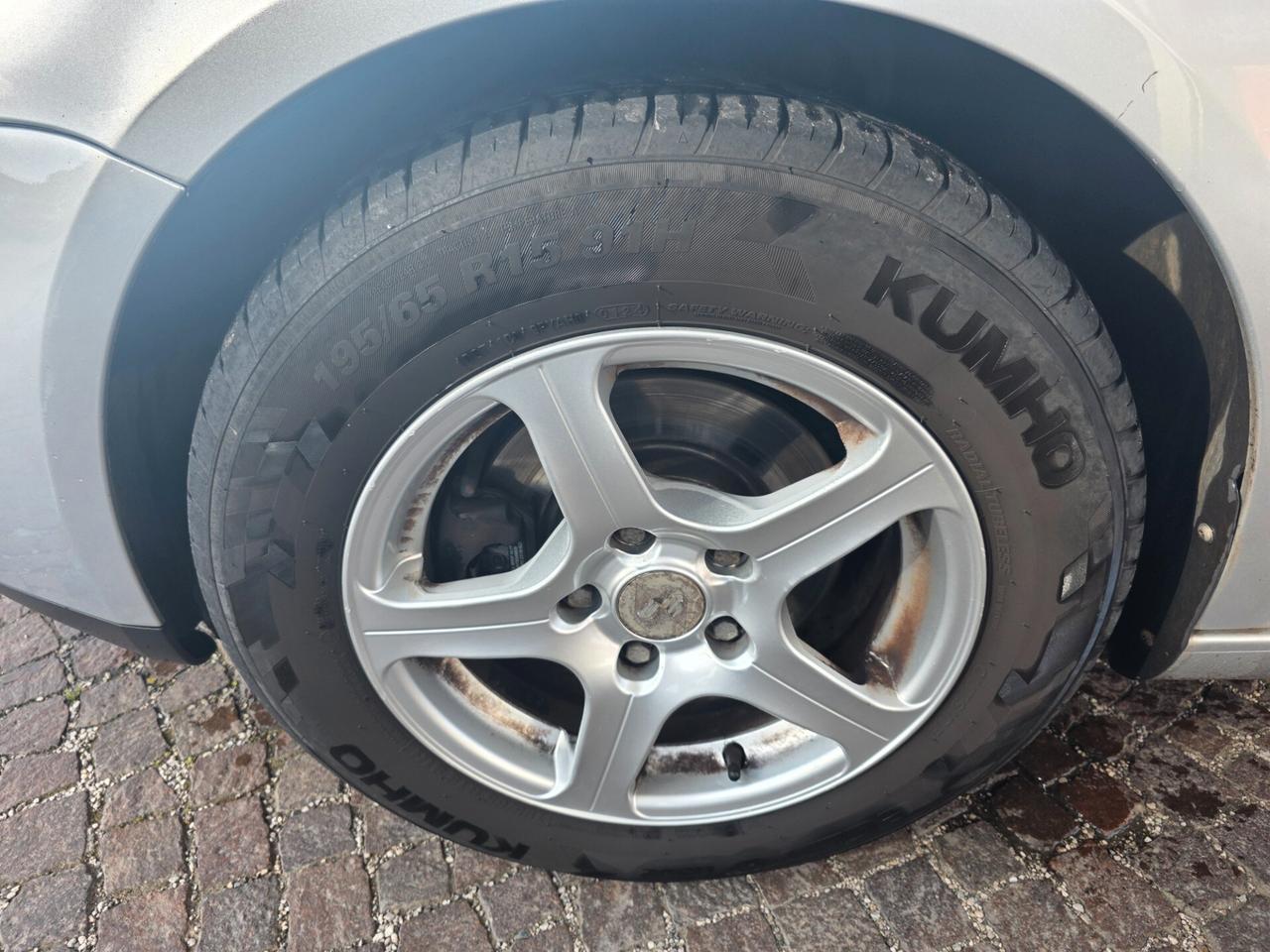 Volkswagen Golf 1.9 TDI 5p. Sportline con 381.000km