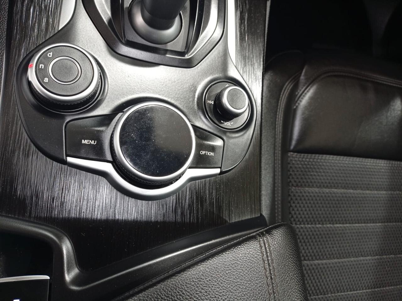 Alfa Romeo Stelvio 2.2 Turbodiesel 210 CV AT8 Q4 Executive