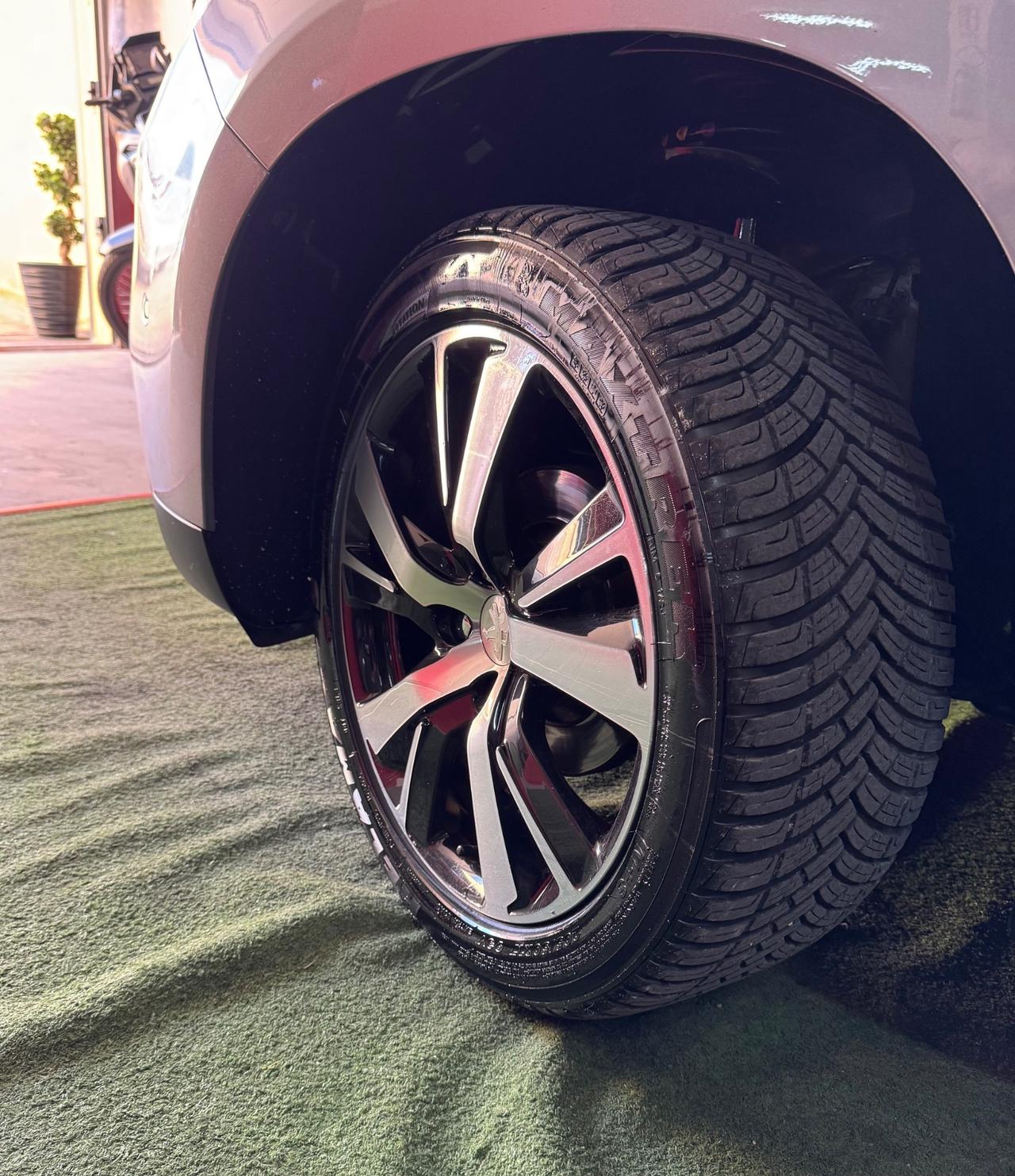 Peugeot 2008 1.6 e-HDi 92 CV Allestimento Allure top di gamma