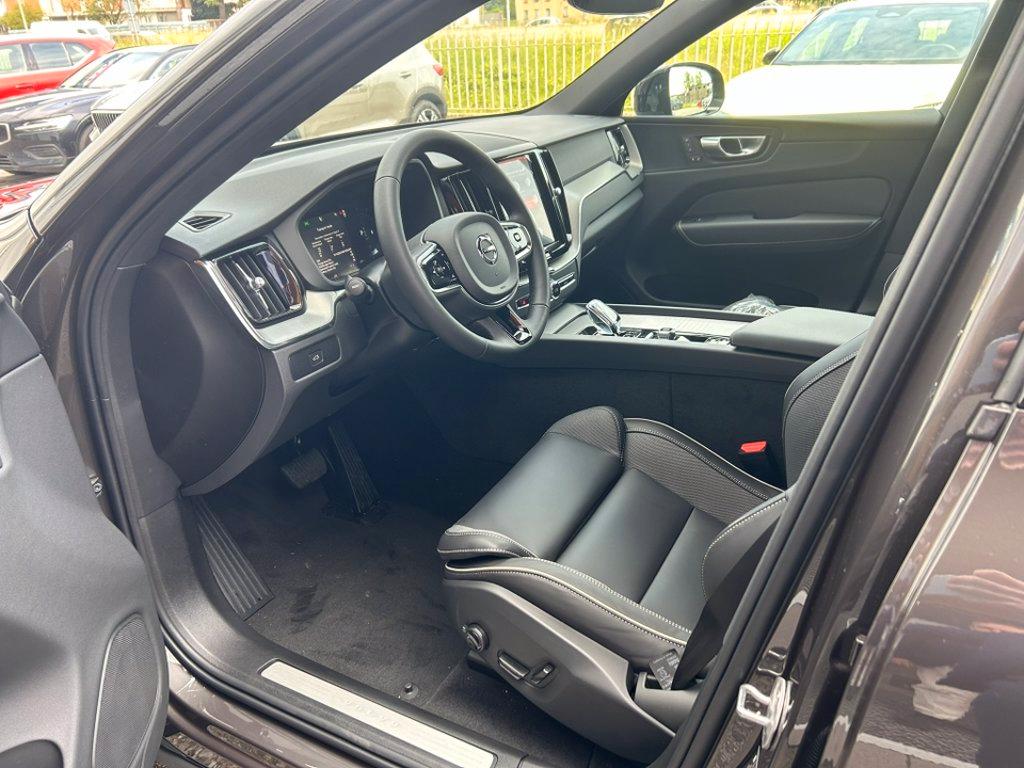 VOLVO XC60 2.0 b4 Plus Dark awd auto del 2025