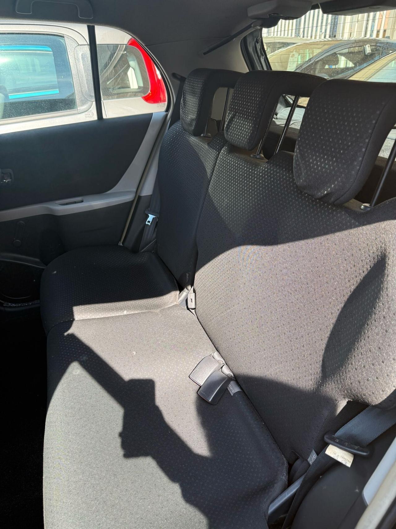 TOYOTA YARIS 1,3 BENZ.