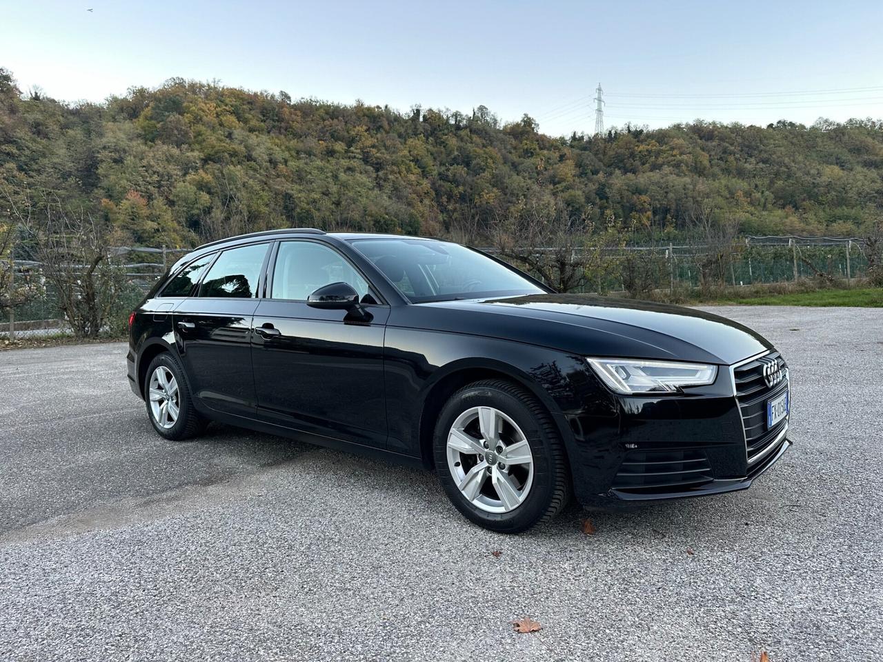 Audi A4 Avant 35 TDI S tronic Business Sport