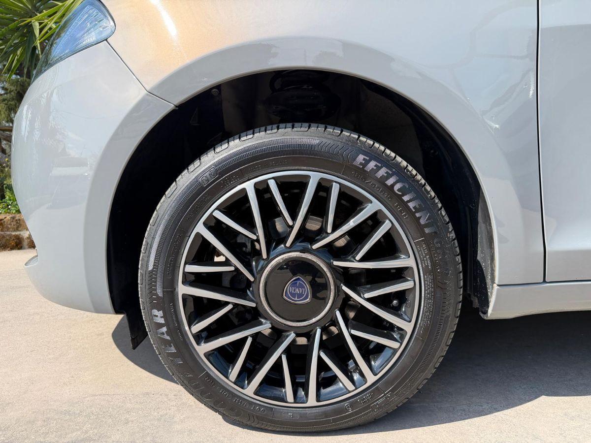 LANCIA - Ypsilon - 1.0 FireFly 5p.S&S Hyb. Eco A.F.