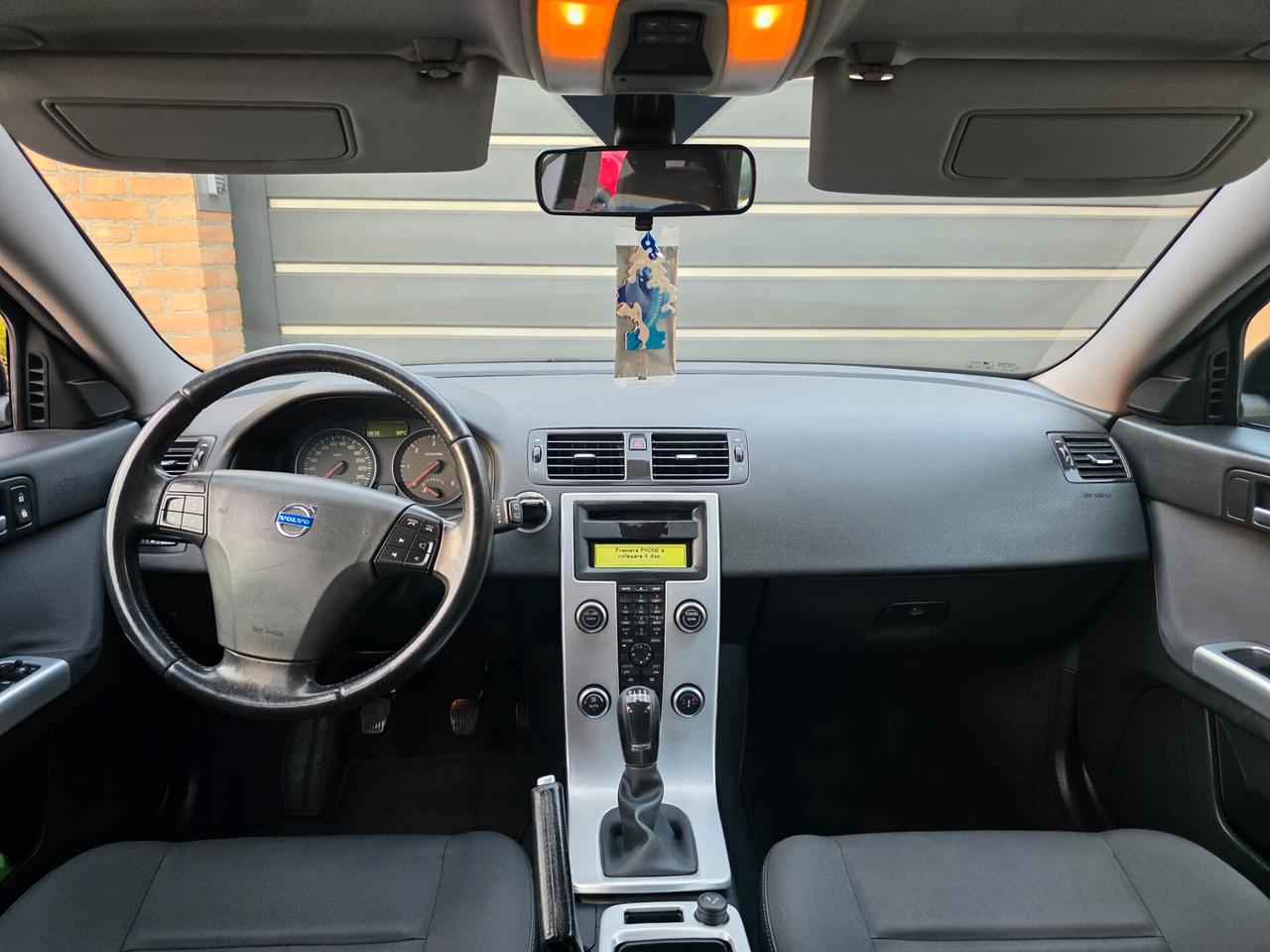 Volvo V50 D2 R-design neopatentati euro5B