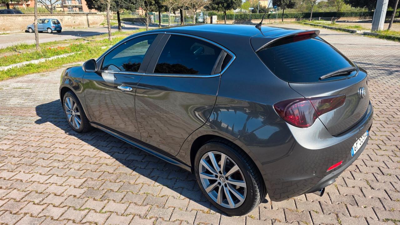 Alfa Romeo Giulietta 2.0 JTDm-2 140 CV Distinctive