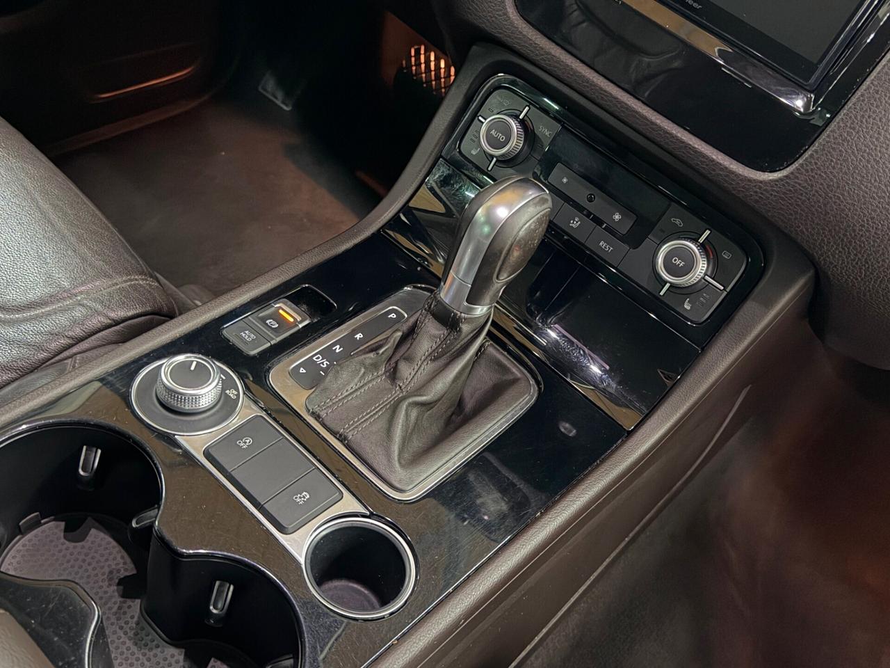 Volkswagen Touareg 3.0 TDI - IVA ESPOSTA - GARANZIA 12 MESI