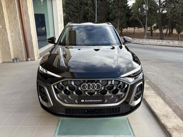 AUDI Q5 2.0 TDI mHEV+ S tronic quattro S line edition.