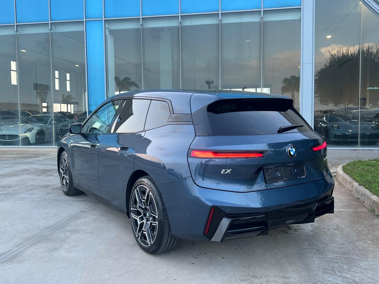 Bmw IX xDrive 45 Msport Pro Super sconto di €39.100