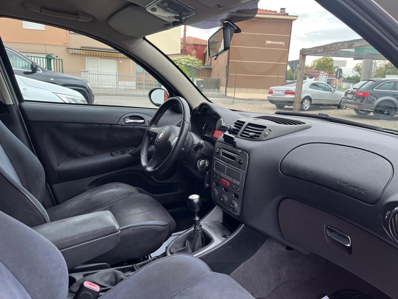 Alfa Romeo 147 1.9 JTD (120) 5 porte Distinctive