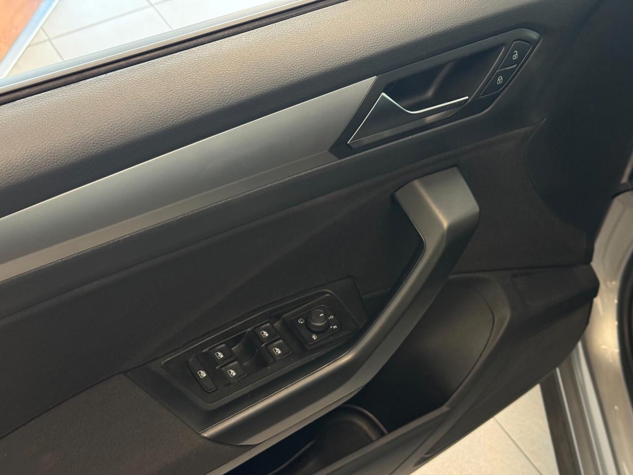 WOLKSWAGEN T-ROC 1.5cc 150Cv R-Line *IVA* WRAPPATO