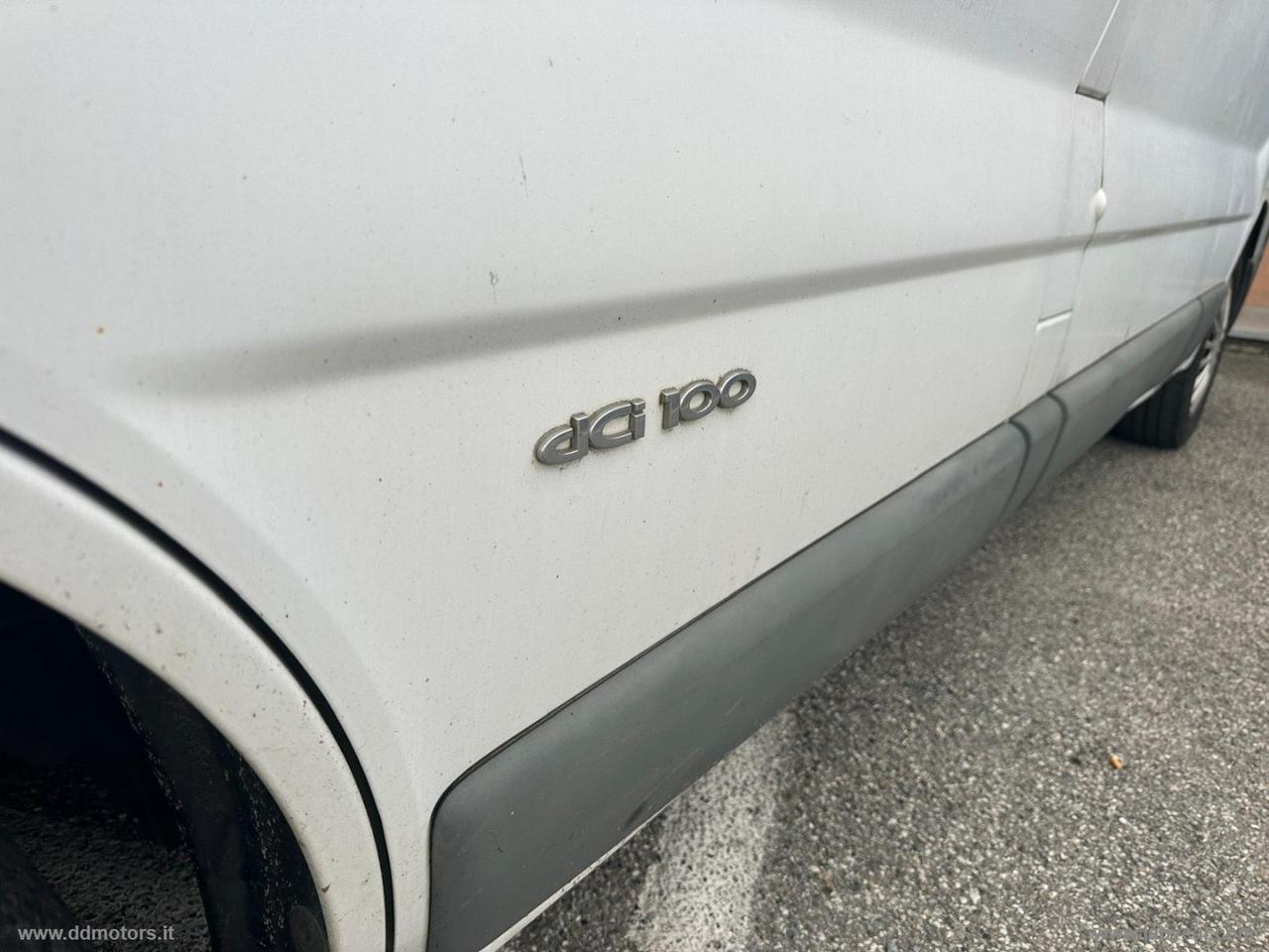 Trafic T27 1.9dCi/100PC-TN Combi Confort