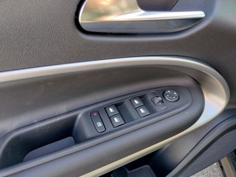 Jeep Avenger 1.2 Turbo Summit con Infotainment & Convenience Pack!!