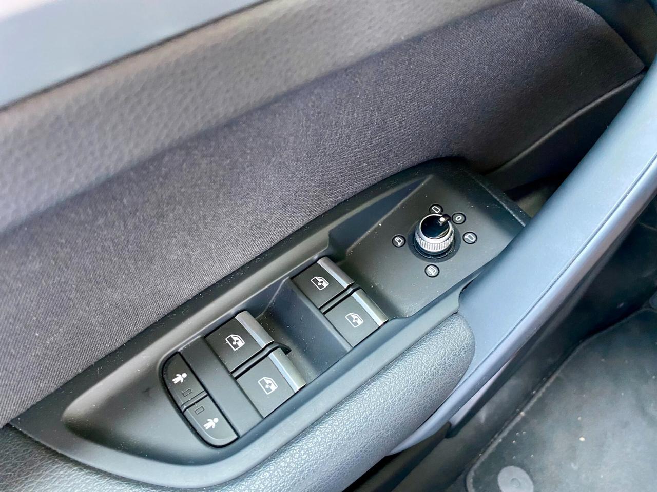 Audi Q5 40 2.0 tdi mhev 12V quattro s-tronic 204cv FARI MATRIX