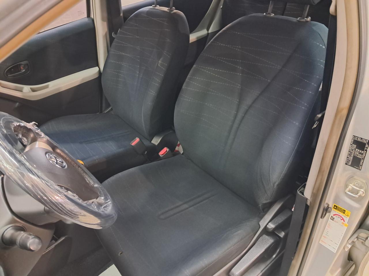 Toyota Yaris 1.0 5 porte Sol