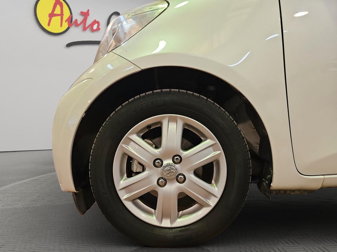 Toyota iQ 1.0 4 POSTI AUTOMATICA Multidrive