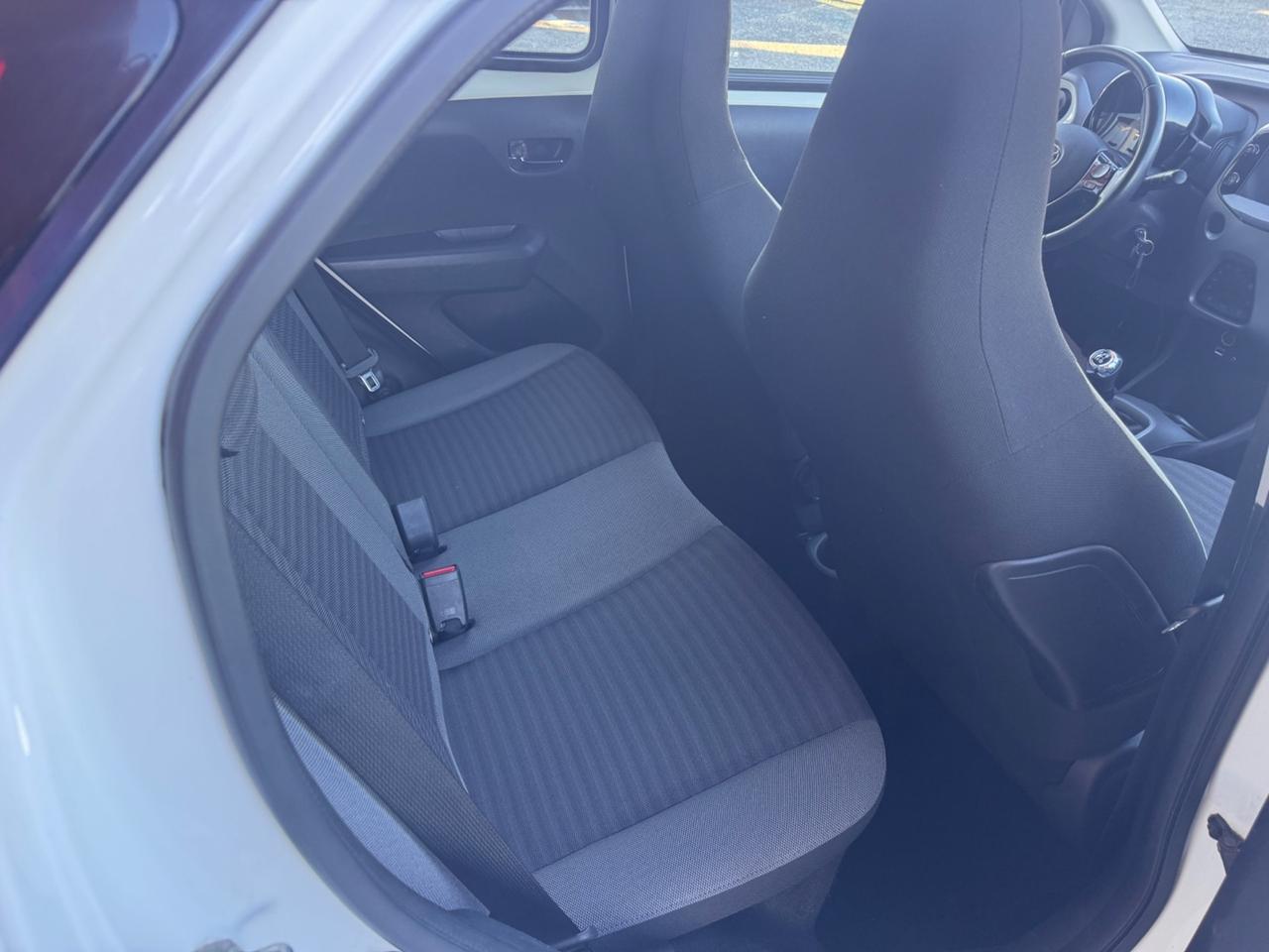 Toyota Aygo 1.0 72 CV 5 porte x-play