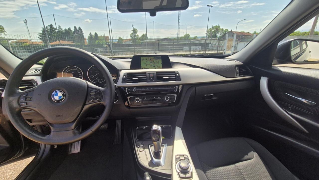 BMW Serie 3 (F30/31) 318d Touring Business A...