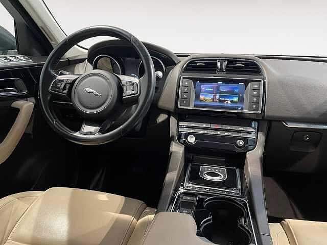Jaguar F-PACE 180cv - Pure