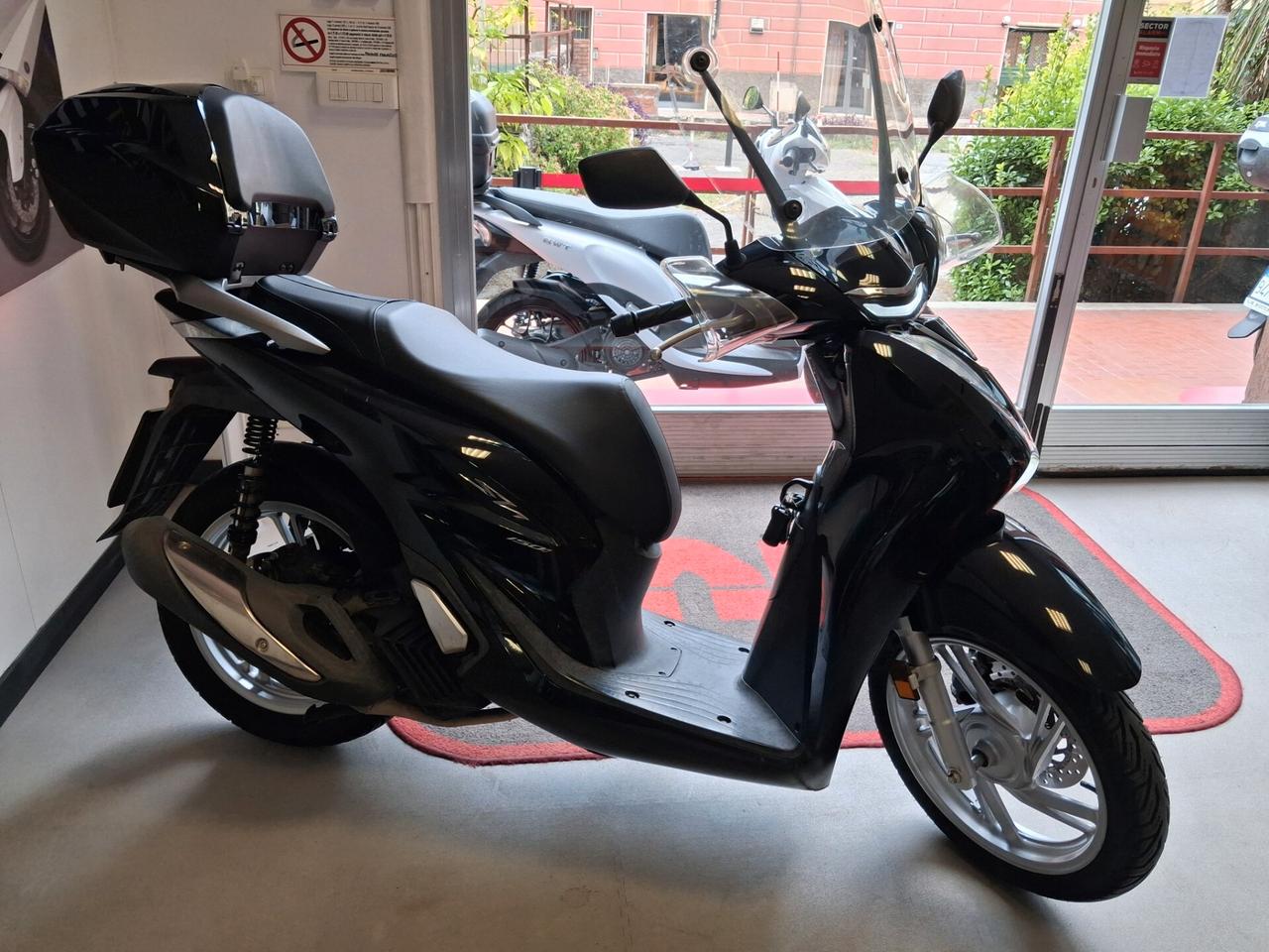 Honda SH 150 ABS + TCS