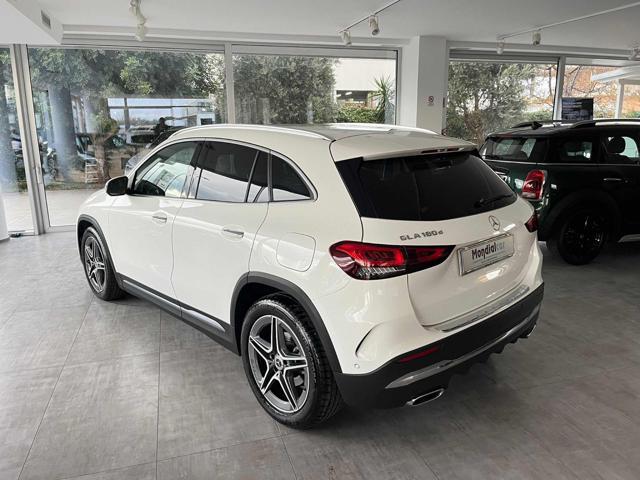 MERCEDES-BENZ GLA 180 d Automatic Premium