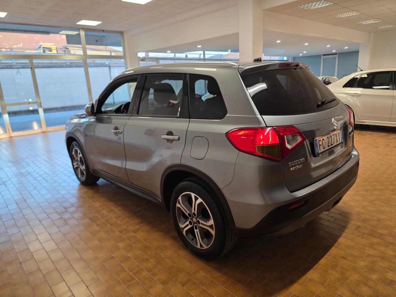 Suzuki Vitara 1.6D 4x4 full automatic