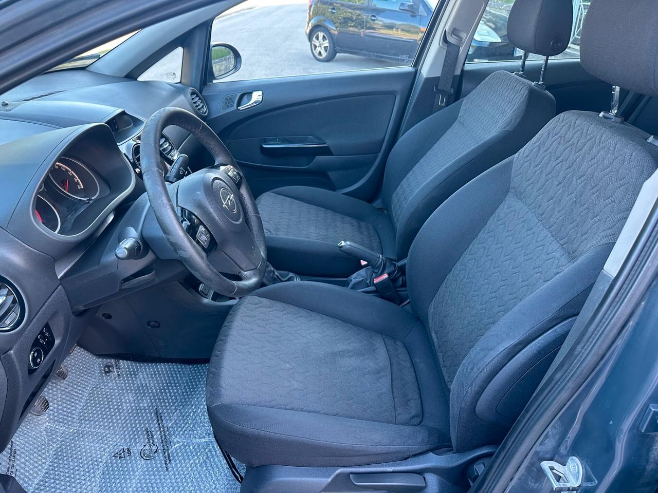 Opel Corsa 1.2 5 porte Sport