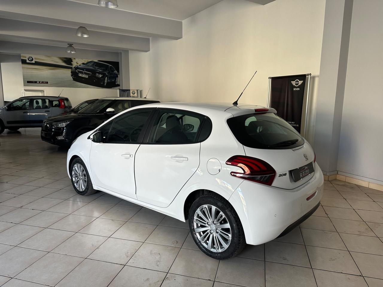 Peugeot 208 PureTech 82 5p. GPL Allure