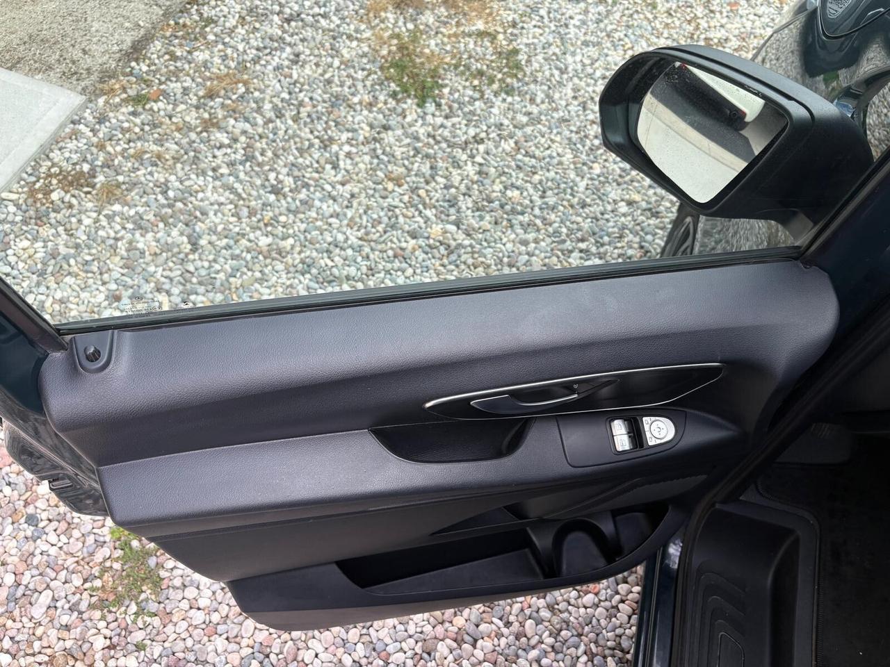 MERCEDES-BENZ VITO 114 CDi COMPACT AUTO 9 POSTI