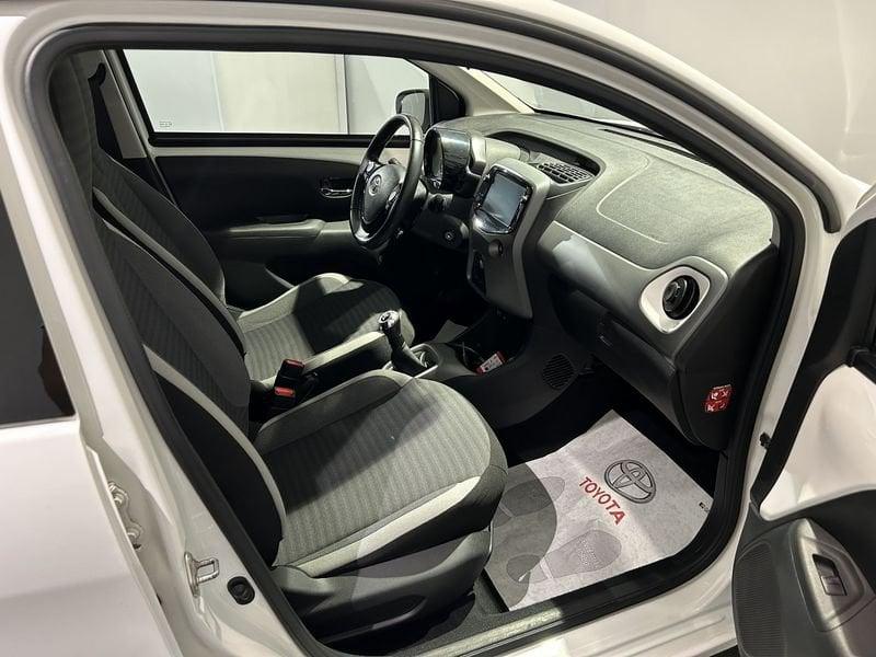 Toyota Aygo Aygo Connect 1.0 VVT-i 72 CV 5 porte x-play