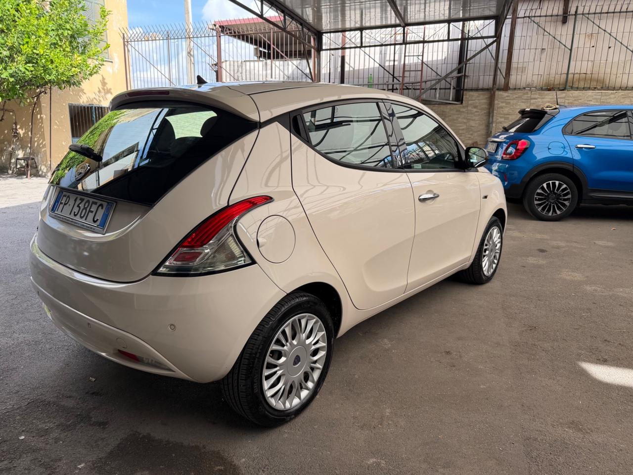 Lancia Ypsilon 2018 1.2 benzina 70000KM