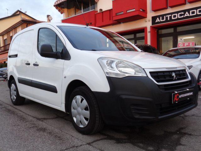 PEUGEOT Partner 1.6hdi CAMBIO NUOVO 3 posti GARANZIA,km certific.