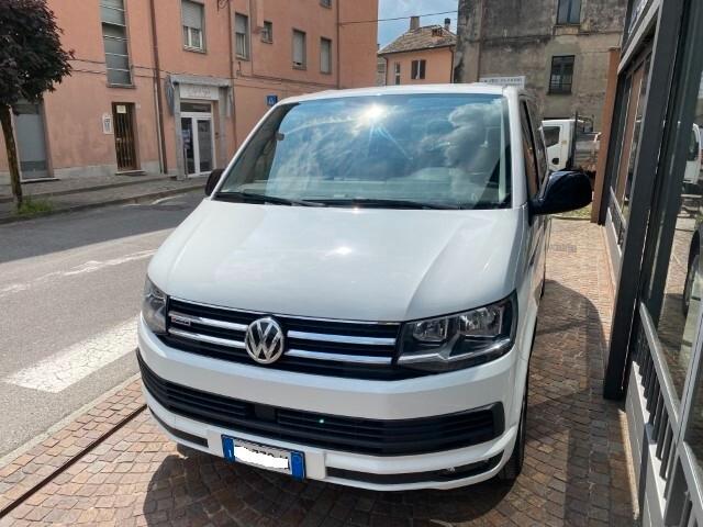 Volkswagen Caravelle 2.0 TDI 150CV DSG 4 Motion 5 Posti Autocarro