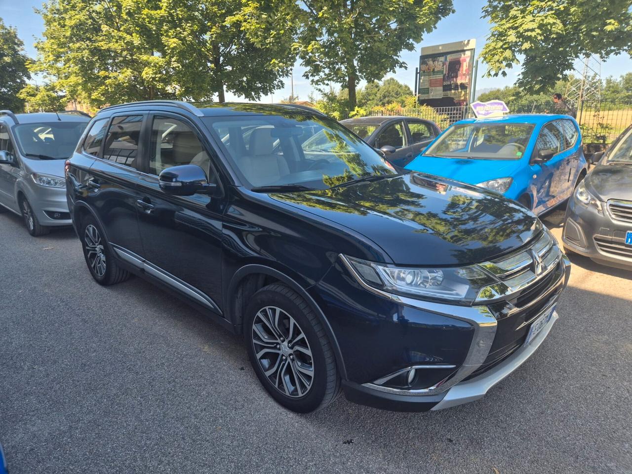 Mitsubishi Outlander 2.2 DI-D 4WD Instyle Plus SDA 7 posti