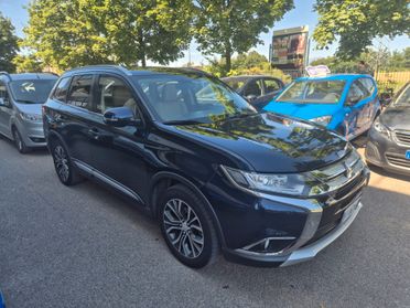 Mitsubishi Outlander 2.2 DI-D 4WD Instyle Plus SDA 7 posti