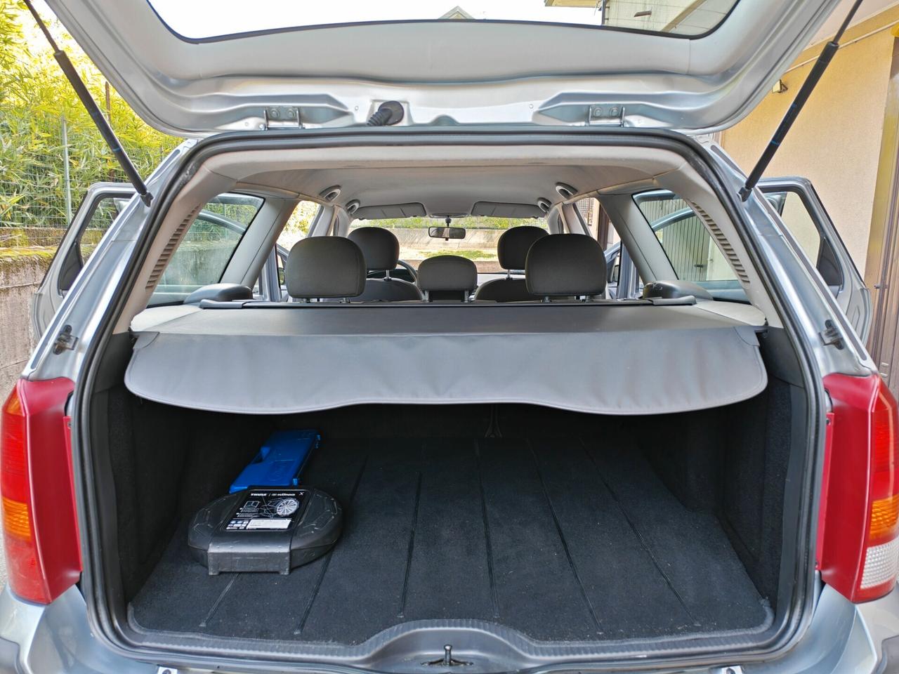 Ford Focus Wagon 1.6 BENZINA 100cv / 73.000km