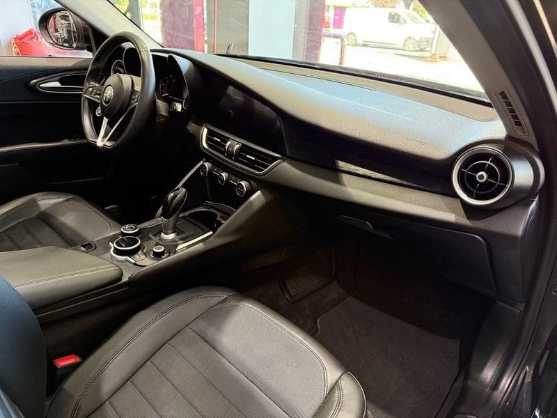 Alfa Romeo Giulia Giulia 2.2 Turbodiesel 180 CV AT8 AWD Q4 Super + TETTO PANORAMICO