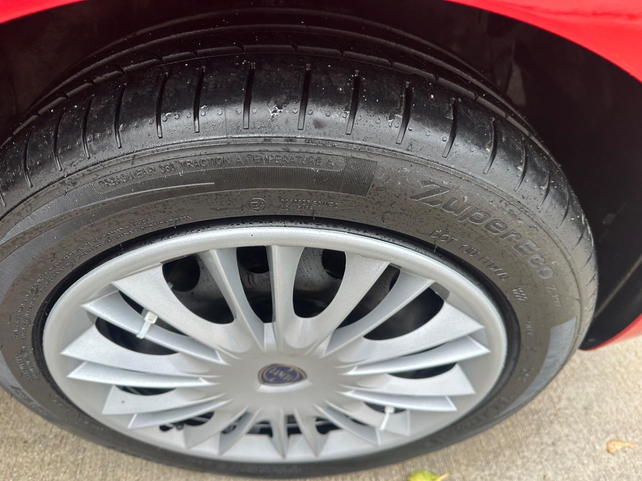 Lancia Ypsilon 1.3 MJT 16V 95 CV 5 porte S&S Silver