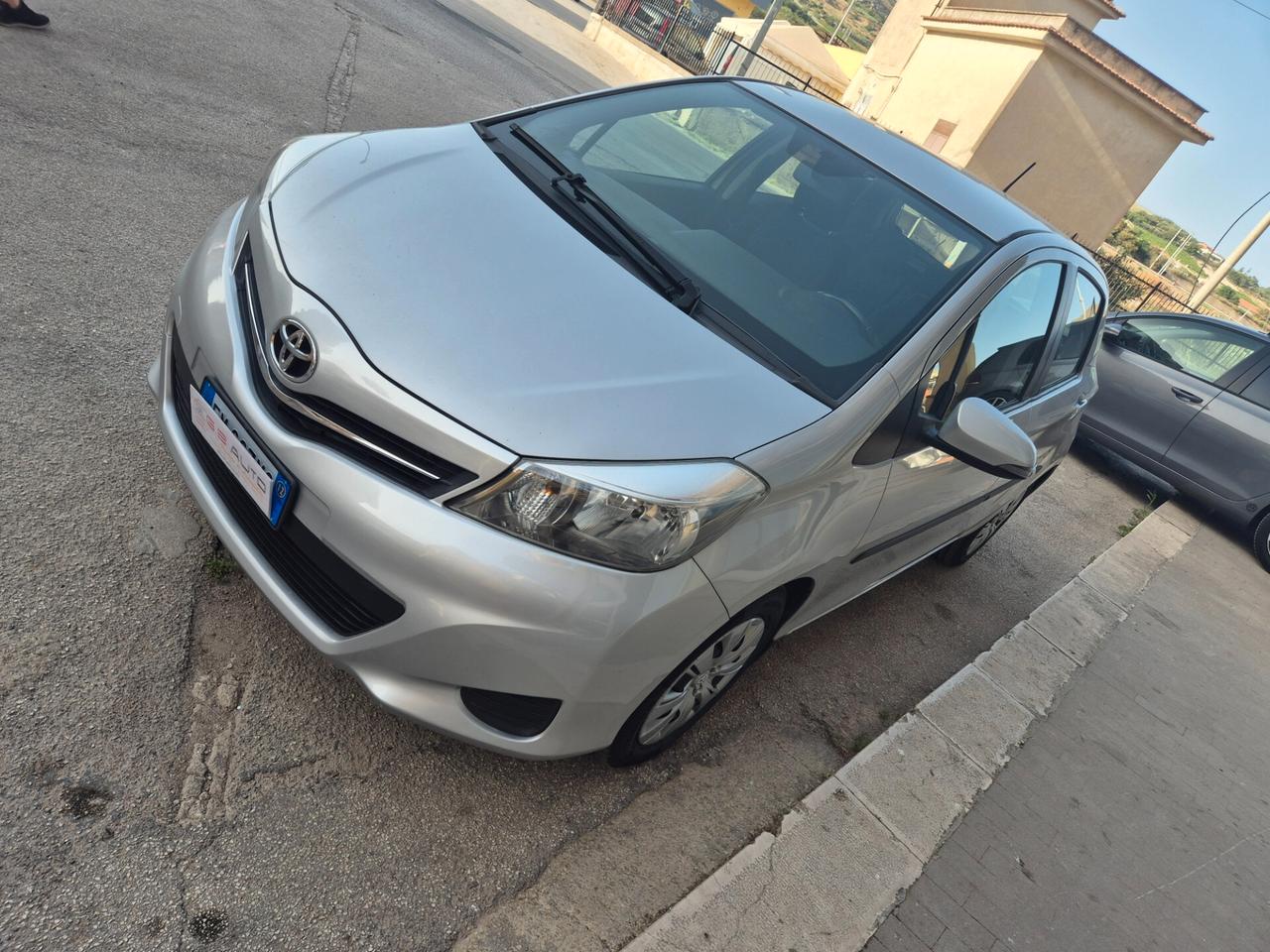 TOYOTA YARIS 1.0 BENZ 69 CV 5 PORTE KM 120000 CERT telecam