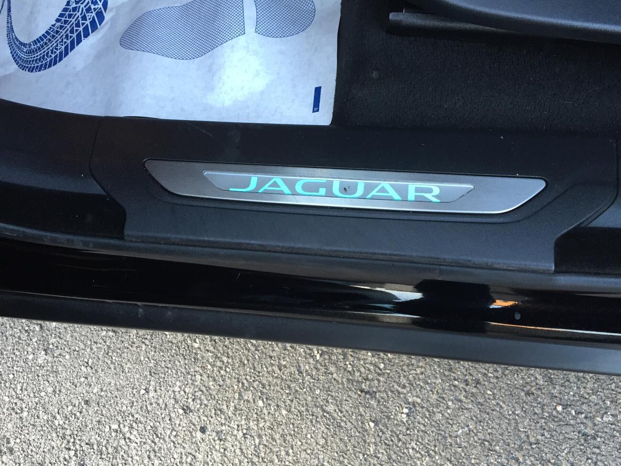 Jaguar F-Pace 2.0 D 180 CV AWD R-Sport