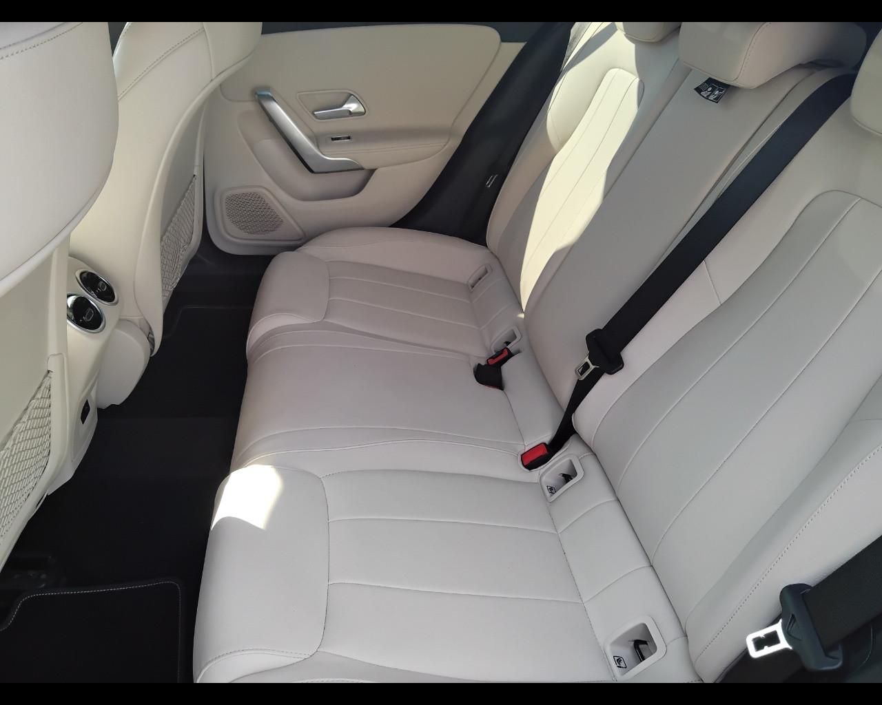 Mercedes-Benz CLA Sh.Brake - X118 - CLA Shooting Brake 180 d Sport auto