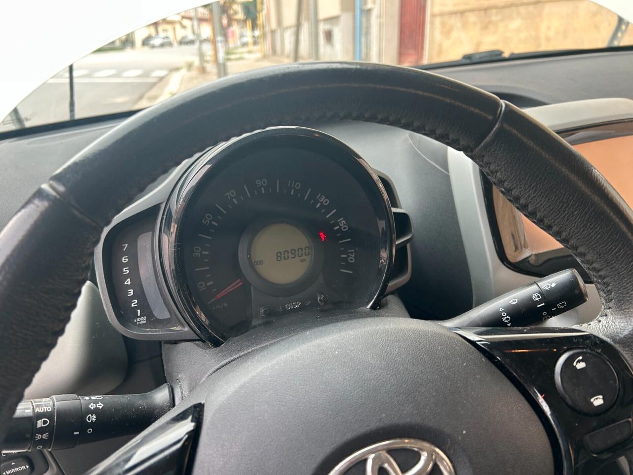 Toyota Aygo 1.0 VVT-i 69 CV 5 porte x-clusiv