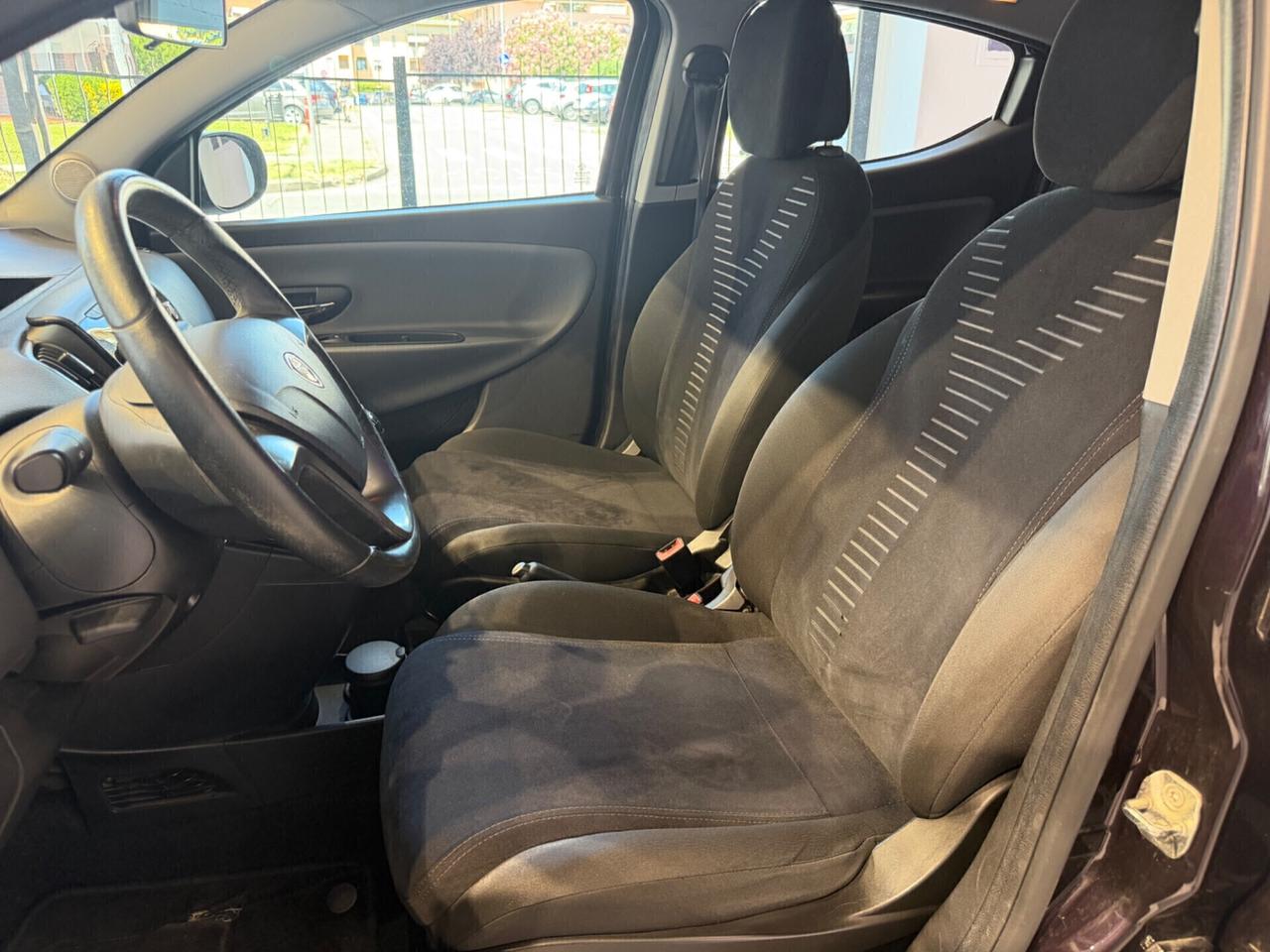 Lancia Ypsilon 1.2 69 CV 5 porte S&S Platinum