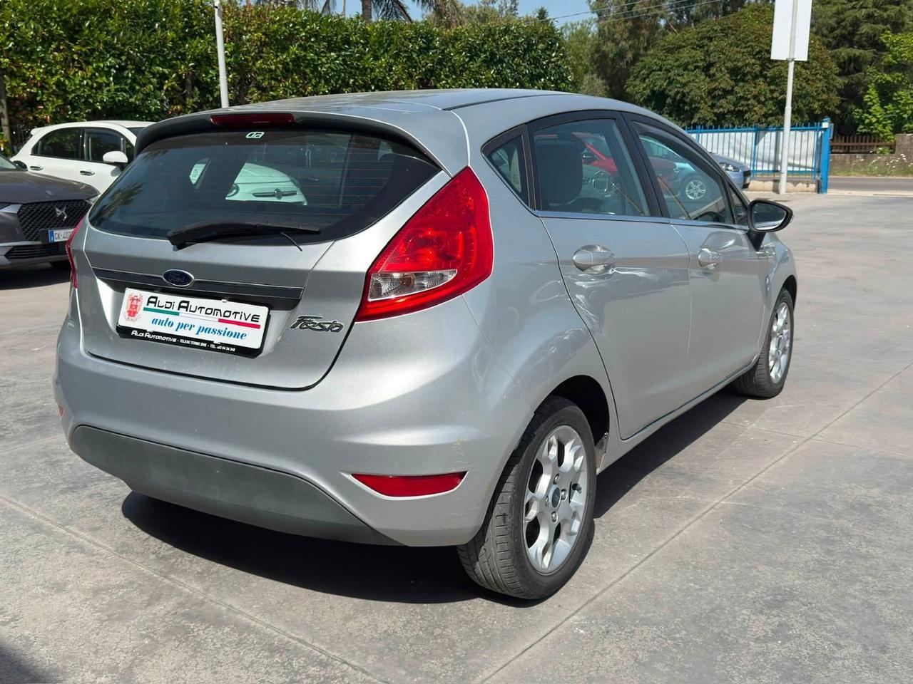 Ford Fiesta 1.4 TDCi 70CV 5 porte Titanium