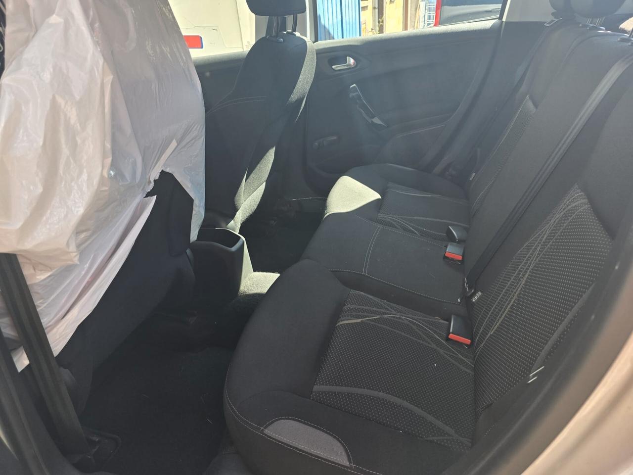 Peugeot 208 1.4 VTi 95 CV 5p. GPL Access 99,,00
