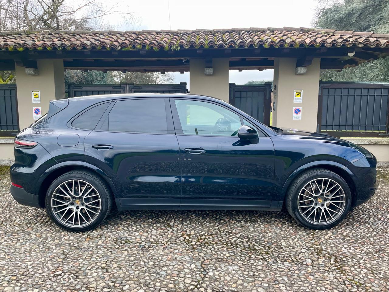 Porsche Cayenne 3.0 V6 *MOONLIGHT BLUE*