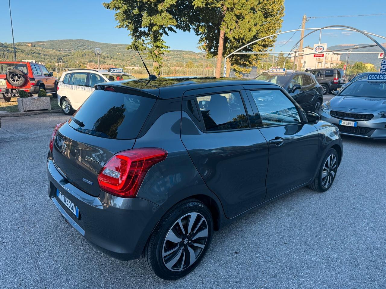 "UNA CHICCA" Suzuki Swift 1.2 Hybrid Top + GPL