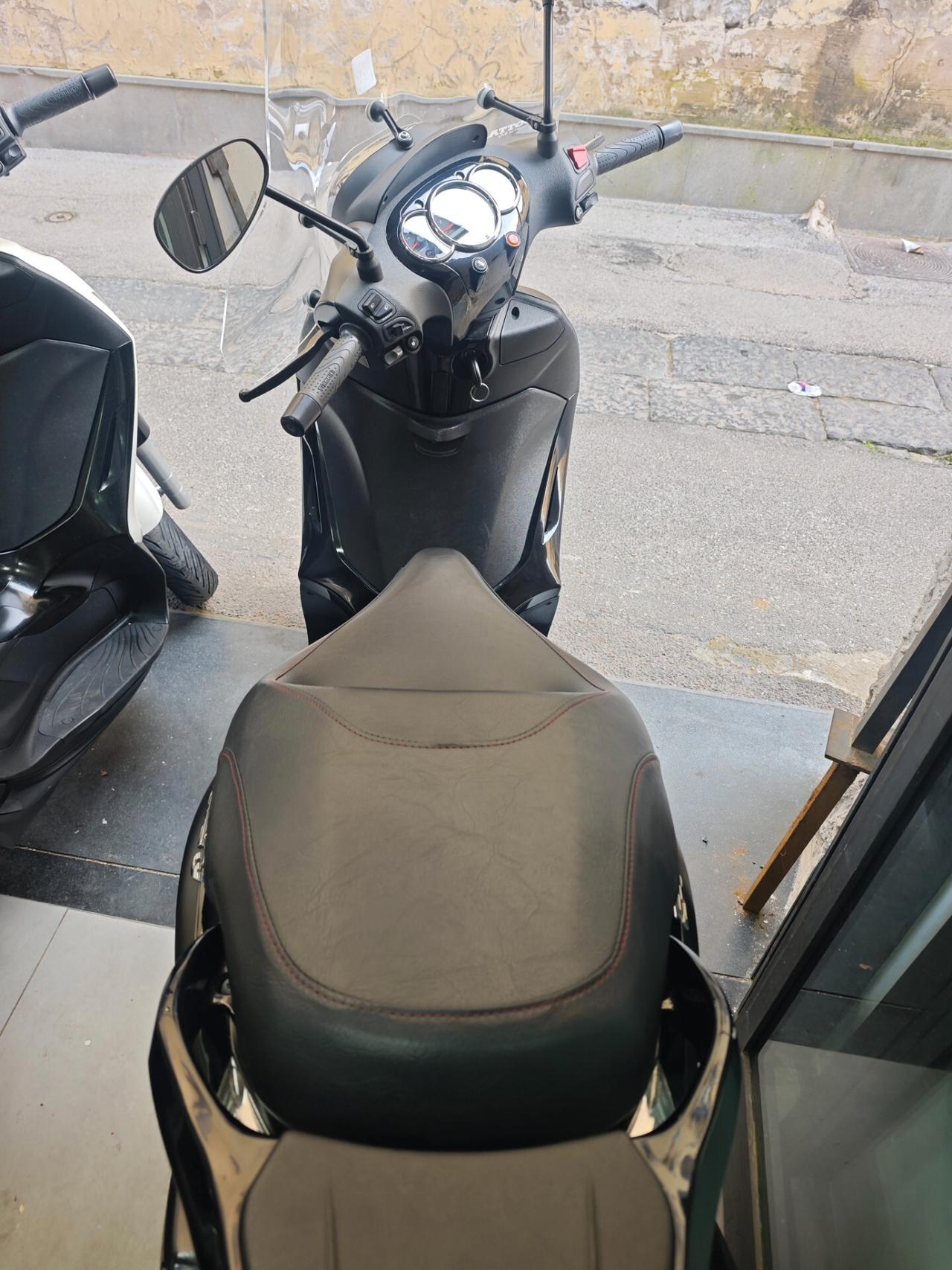Piaggio Beverly 300 i.e. led 2021
