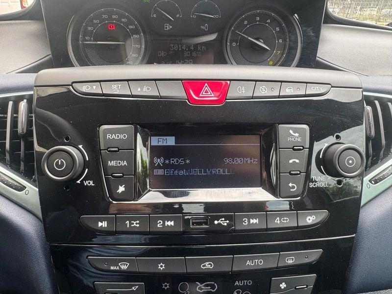Lancia Ypsilon 1.0 FireFly Hybrid 70cv MT6 Silver S&S - 5 posti