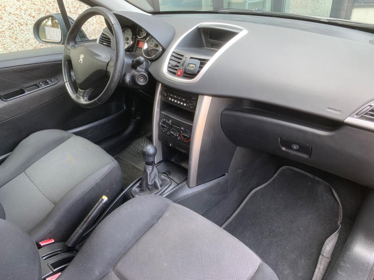 Peugeot 207 1.4 88CV 3p. ONE Line